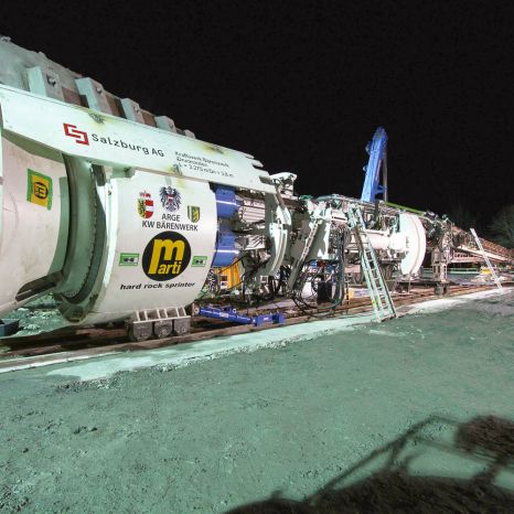 Tunnel boring machine